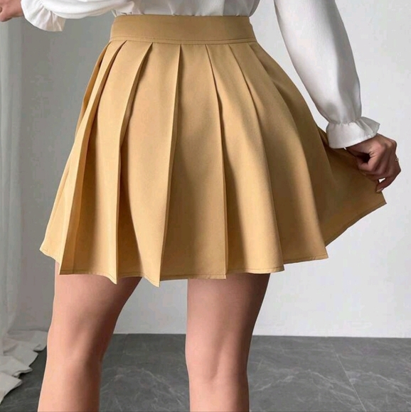 Women Solid Button Decor Casual Mini Skirt - Picture 2 of 4